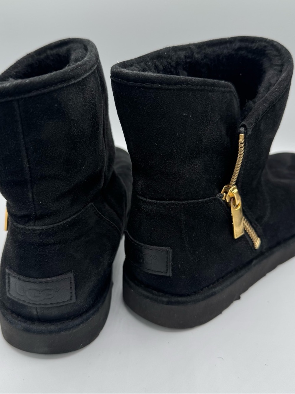 UGG Australia Size 7 Kip Ankle Booties Boot Black‎ Nero 1019631 Gold Side Zip